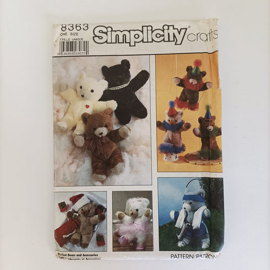 Simplicity 8363, Stuffed bears and accessories pattern