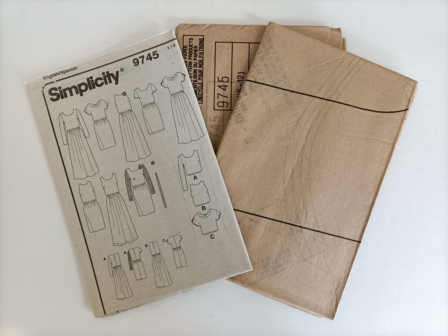 Simplicity 9745, Misses dress pattern, Sizes 6 - 12